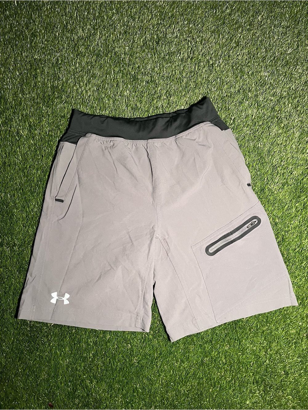 Under Armour Performance Shorts Mens Small Gray Athletic Gym Training